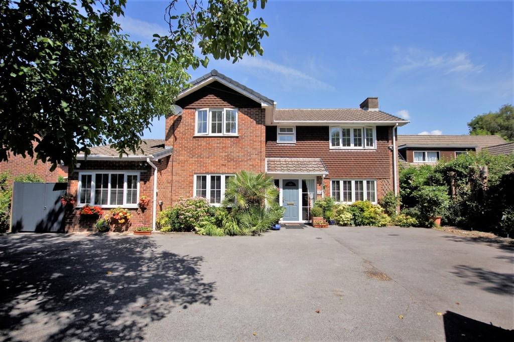 4 bedroom detached house for sale in Church Road, Locks Heath, SO31