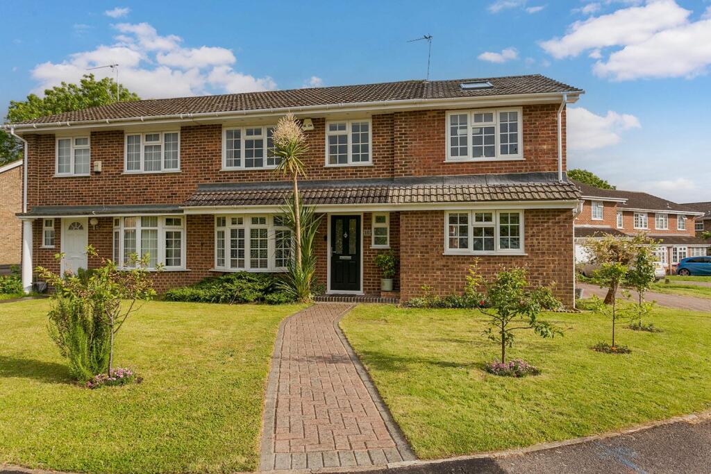 Main image of property: Lyneham Gardens, off Cranbrook Drive, Maidenhead, Berkshire 