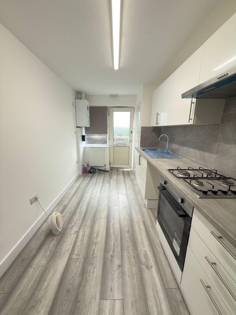 Main image of property: High Road, Romford, London, RM6