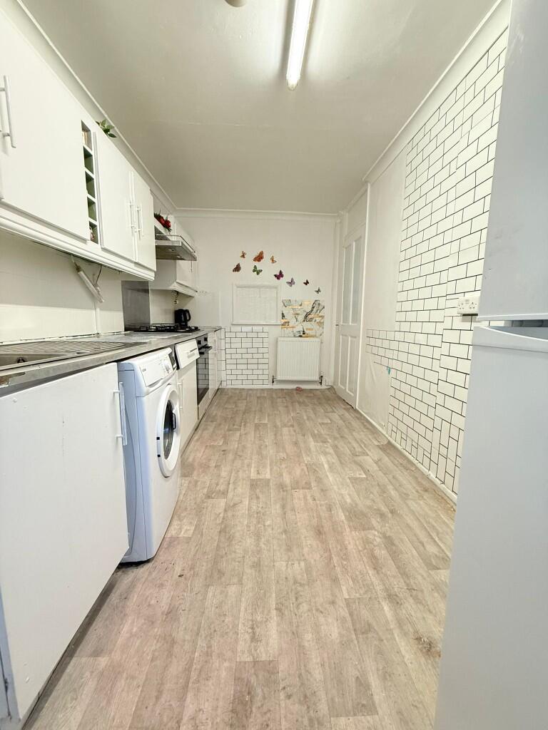 Main image of property: High Road, Romford, London, RM6