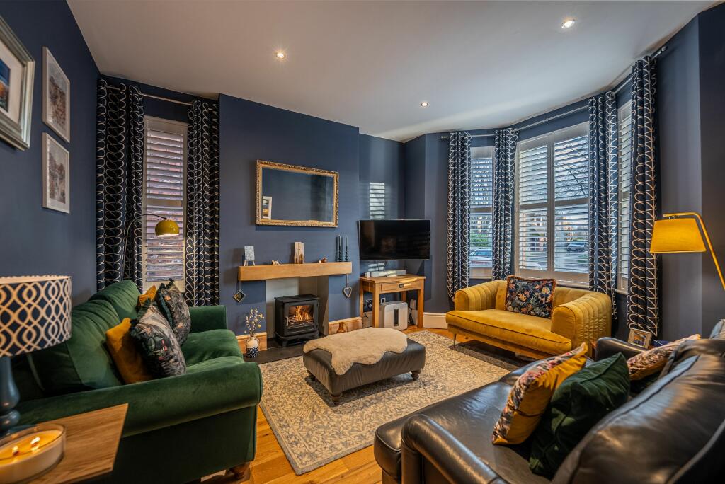 4 bedroom semidetached house for sale in Stockport Road, Timperley