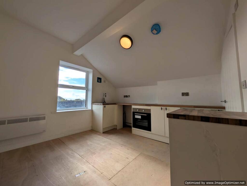 Main image of property: Apt 5, 1 Central Buildings, Hall St