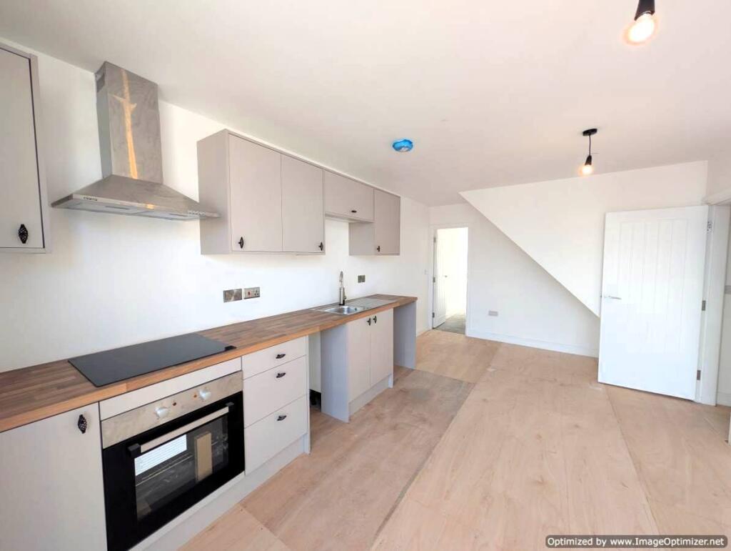 Main image of property: Apt 3, 1 Central Buildings, Hall St