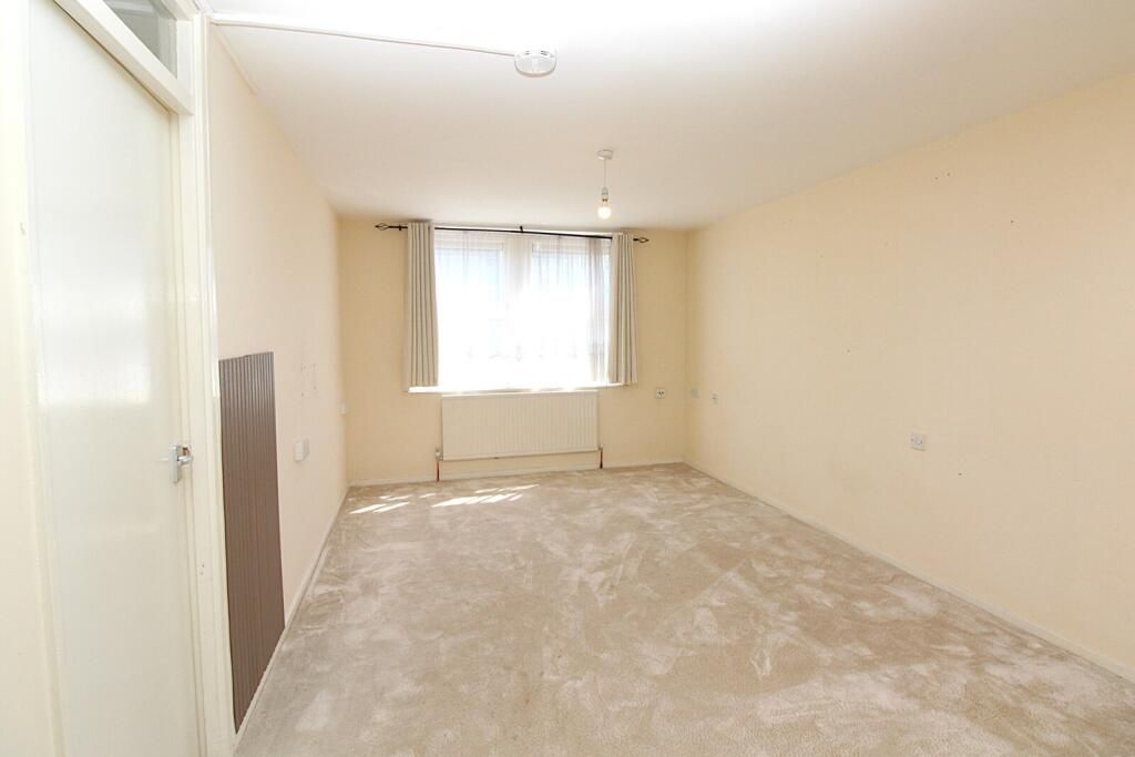 Main image of property: Veronica Close, RM3