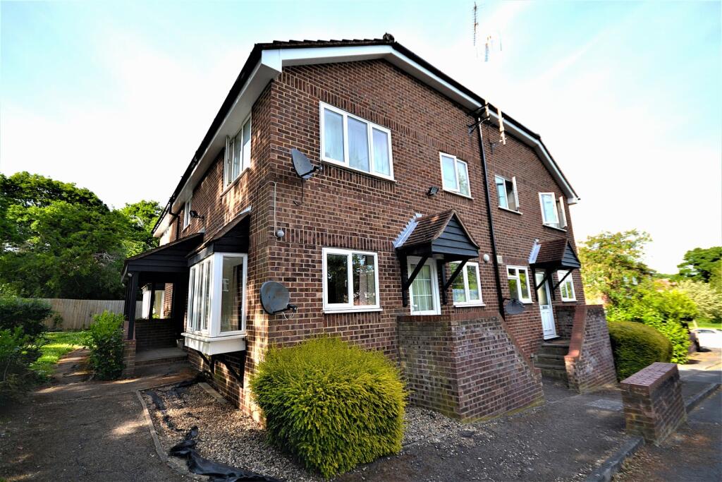 Main image of property: Cowpar Mews, CM7