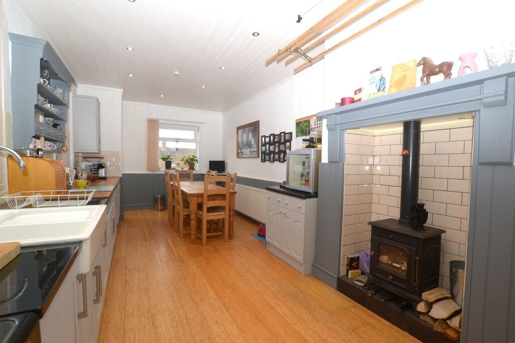 5 bedroom terraced house for sale in Harrowby Road , Grantham, NG31