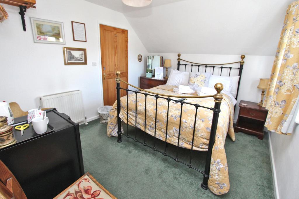 4 bedroom detached house for sale in Lyndhurst Road, Brockenhurst
