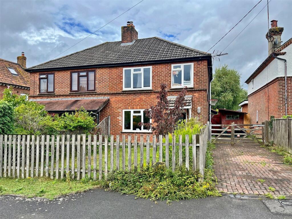 3 bedroom semidetached house for sale in Tattenham Road, Brockenhurst