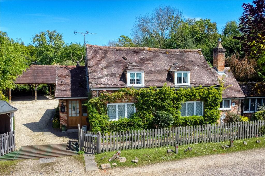 4 bedroom detached house for sale in Dock Lane, Beaulieu, Brockenhurst