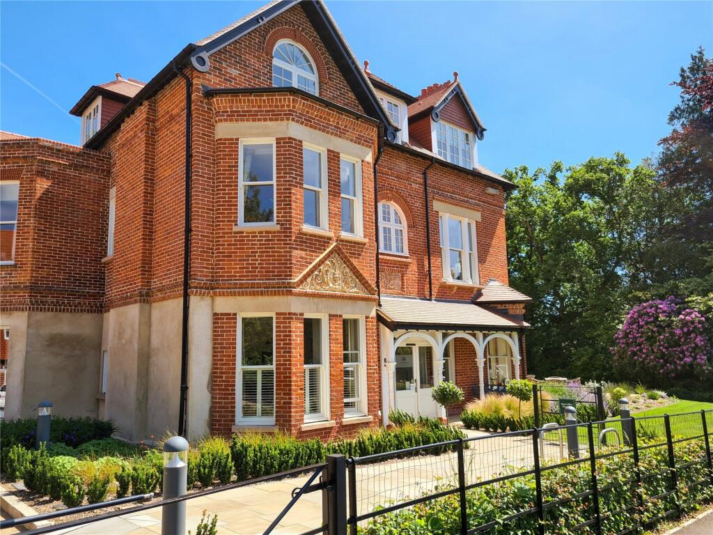 1 bedroom apartment for sale in The Rise, Brockenhurst, SO42