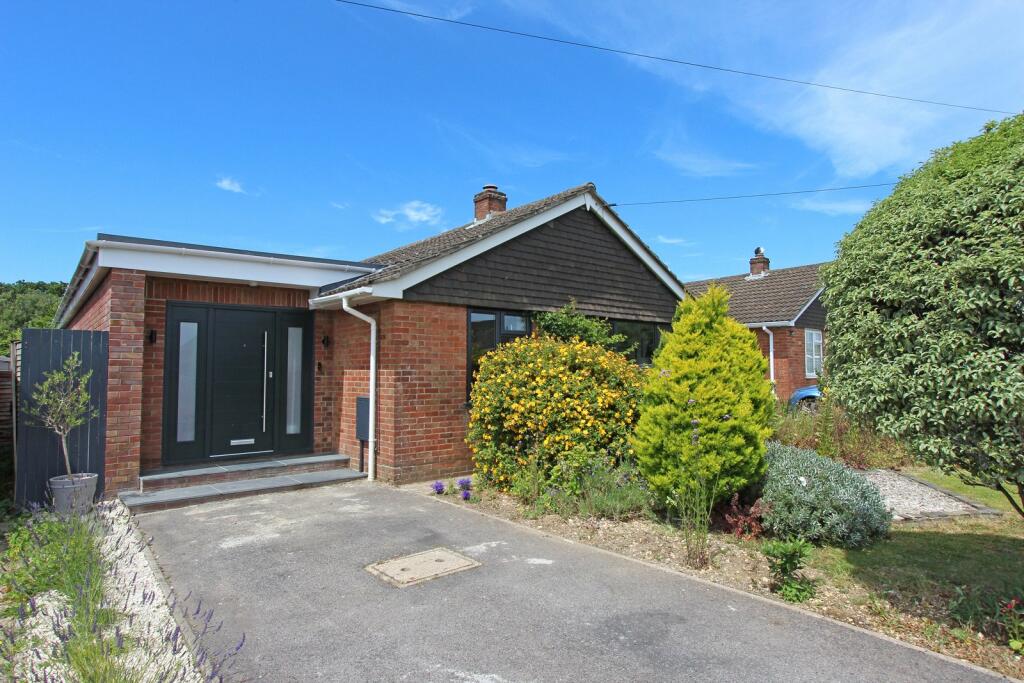 3 bedroom bungalow for sale in Pinewood Road, Hordle, Lymington