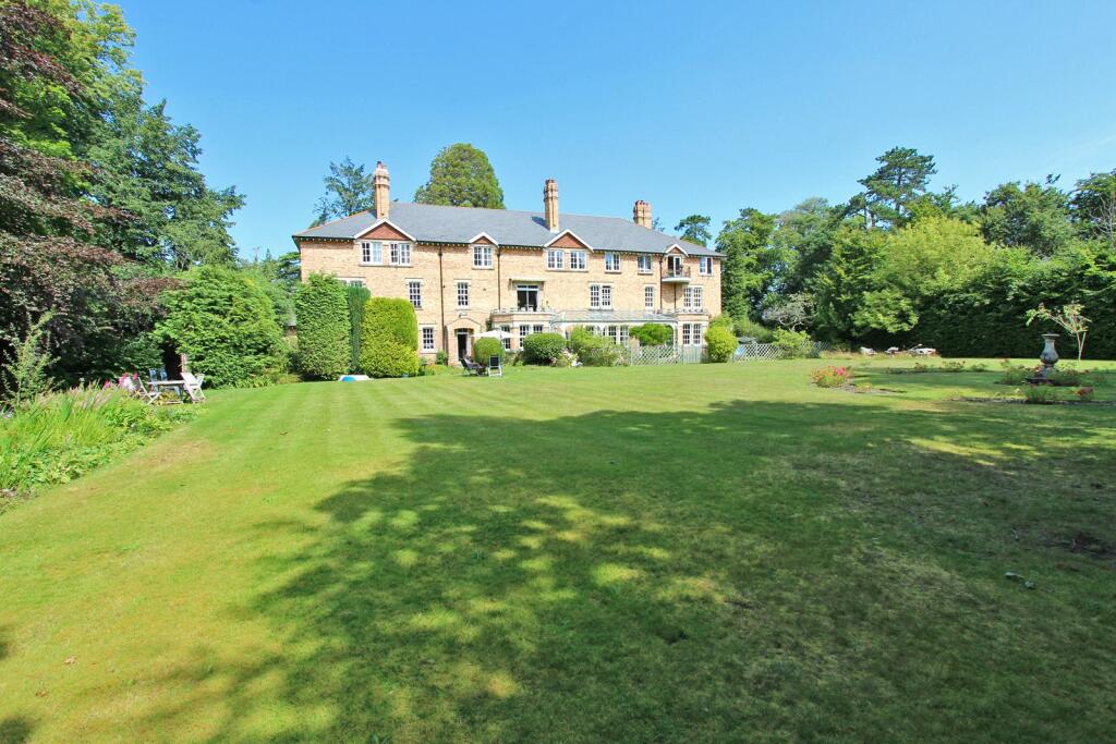 2 bedroom apartment for sale in Manchester Road, Sway, Lymington