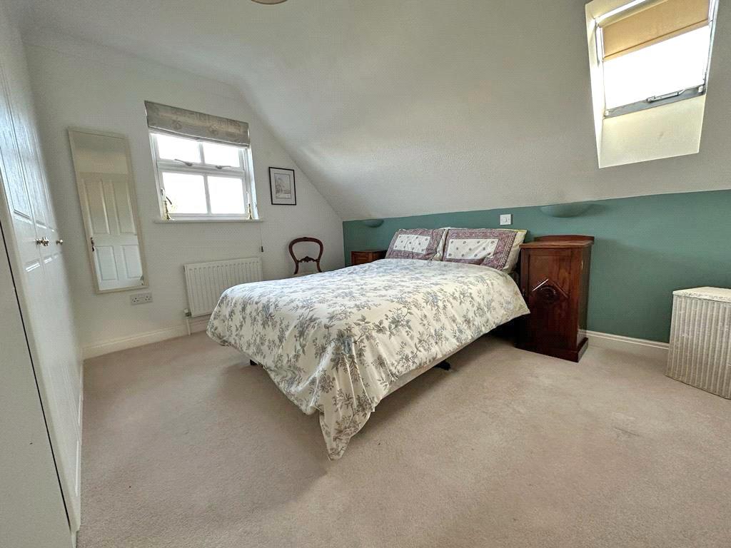 2 bedroom apartment for sale in High Street, Milford on Sea, Lymington