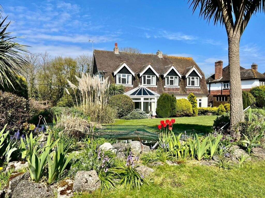 4 bedroom detached house for sale in New Valley Road, Milford on Sea