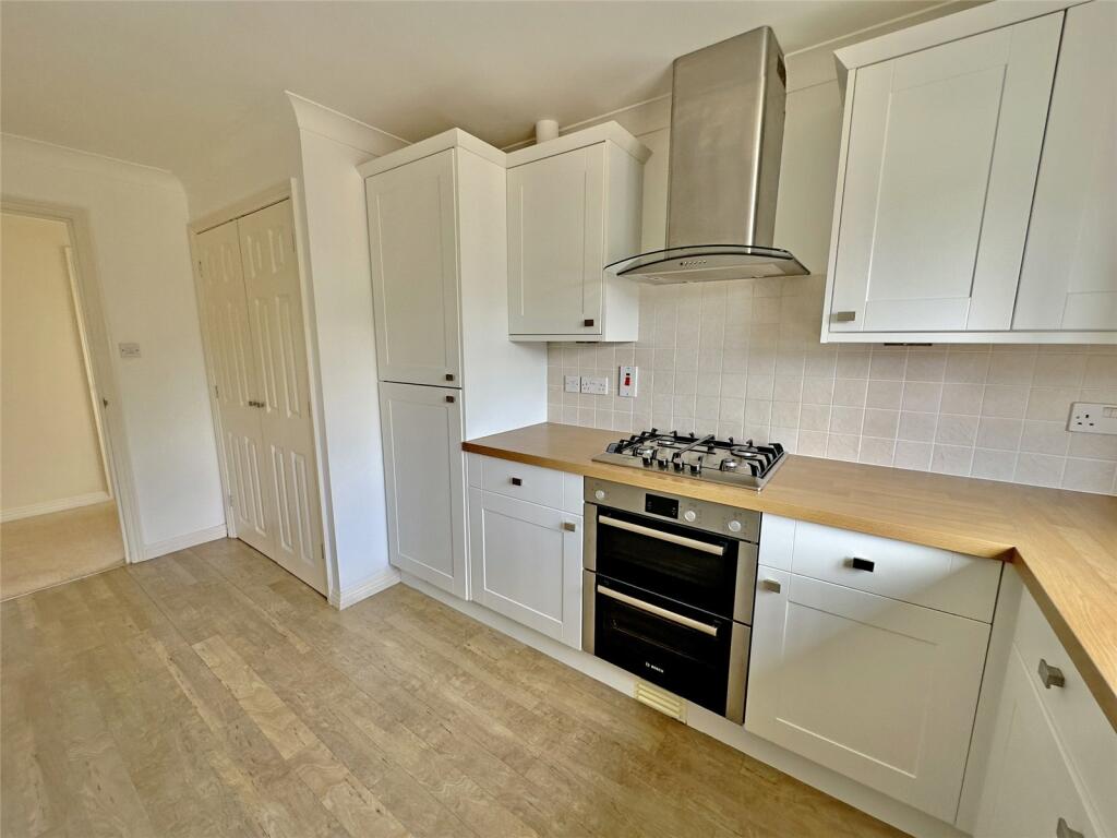 2 bedroom apartment for sale in Hurst Road, Milford on Sea, Lymington, Hampshire, SO41
