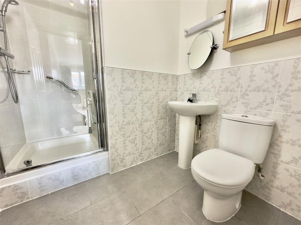 2 bedroom apartment for sale in Hurst Road, Milford on Sea, Lymington