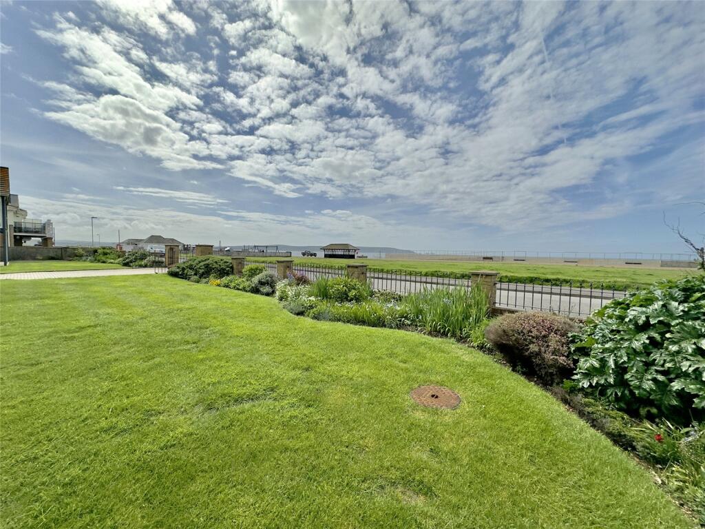 2 bedroom apartment for sale in Hurst Road, Milford on Sea, Lymington