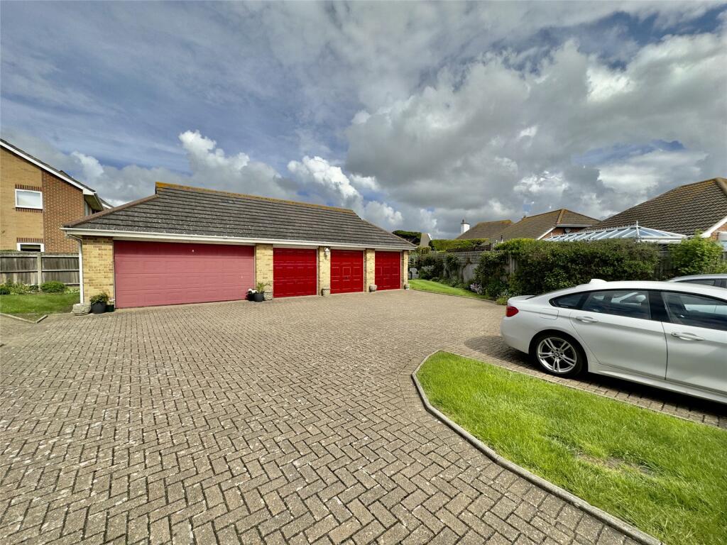 2 bedroom apartment for sale in Hurst Road, Milford on Sea, Lymington