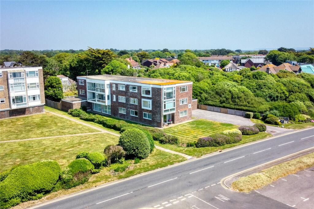 2 bedroom apartment for sale in Cliff Road, Milford on Sea, Lymington