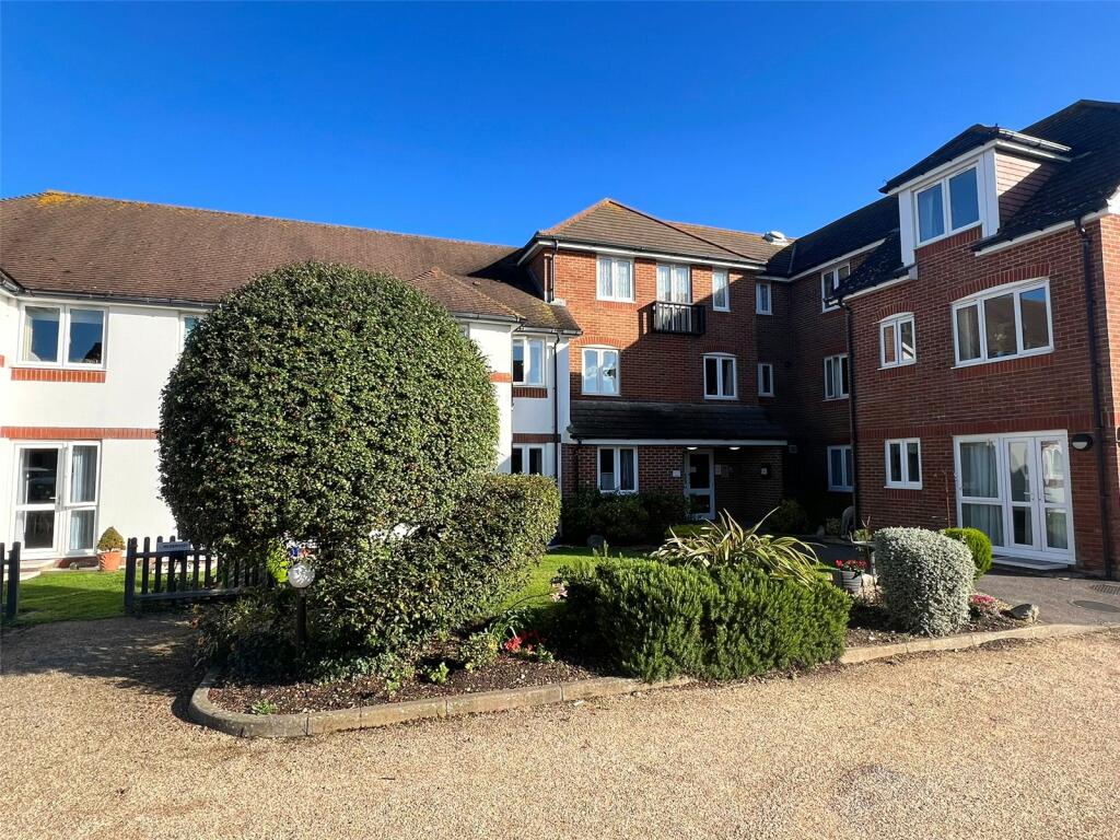 2 bedroom apartment for sale in Sea Road, Milford on Sea, Lymington