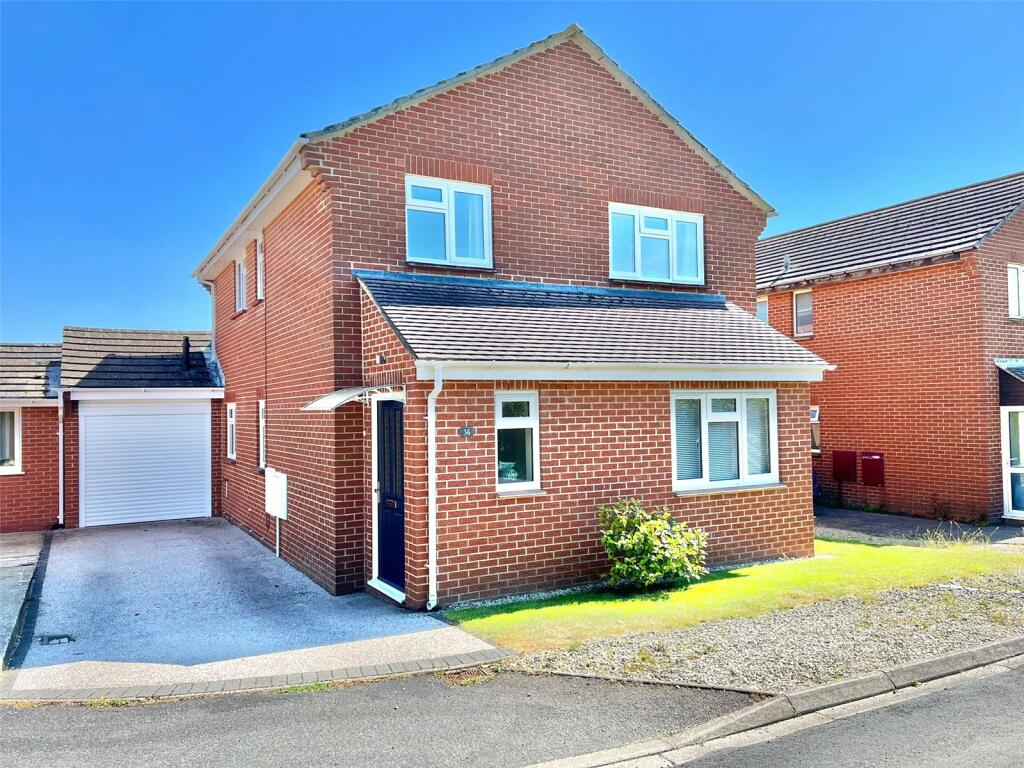 3 bedroom detached house for sale in Grebe Close, Milford on Sea