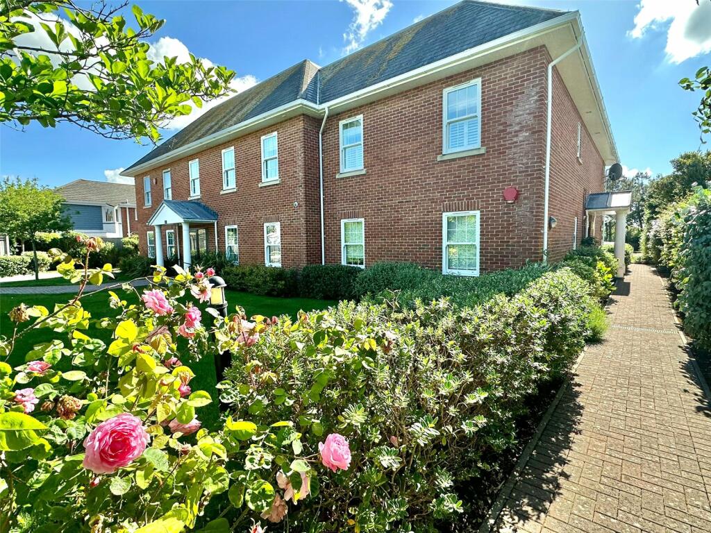 2 bedroom apartment for sale in Sea Road, Milford on Sea, Lymington
