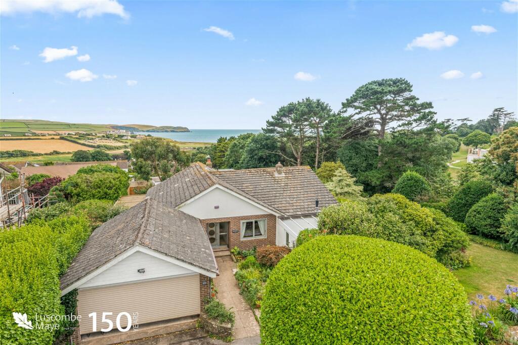 4 bedroom detached bungalow for sale in Mead Lane, Thurlestone, TQ7