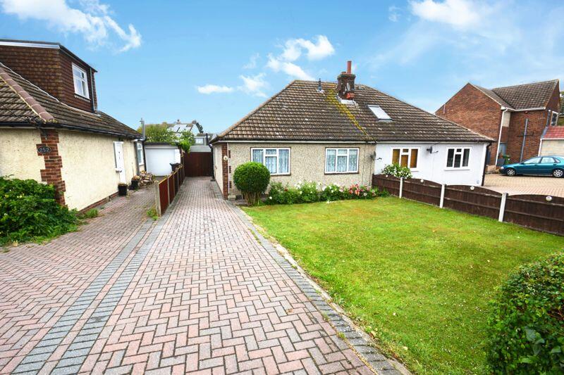 2 bedroom bungalow for sale in Minster Road, Minster, ME12
