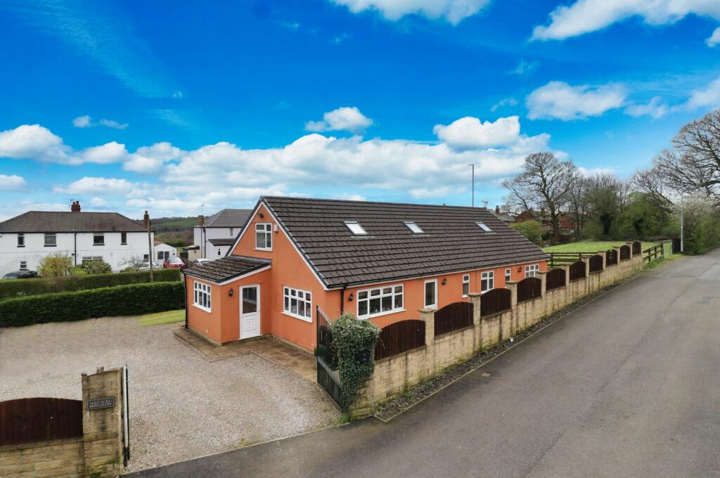 5 bedroom bungalow for sale in Walsh Lane, New Farnley, Leeds, West Yorkshire, LS12