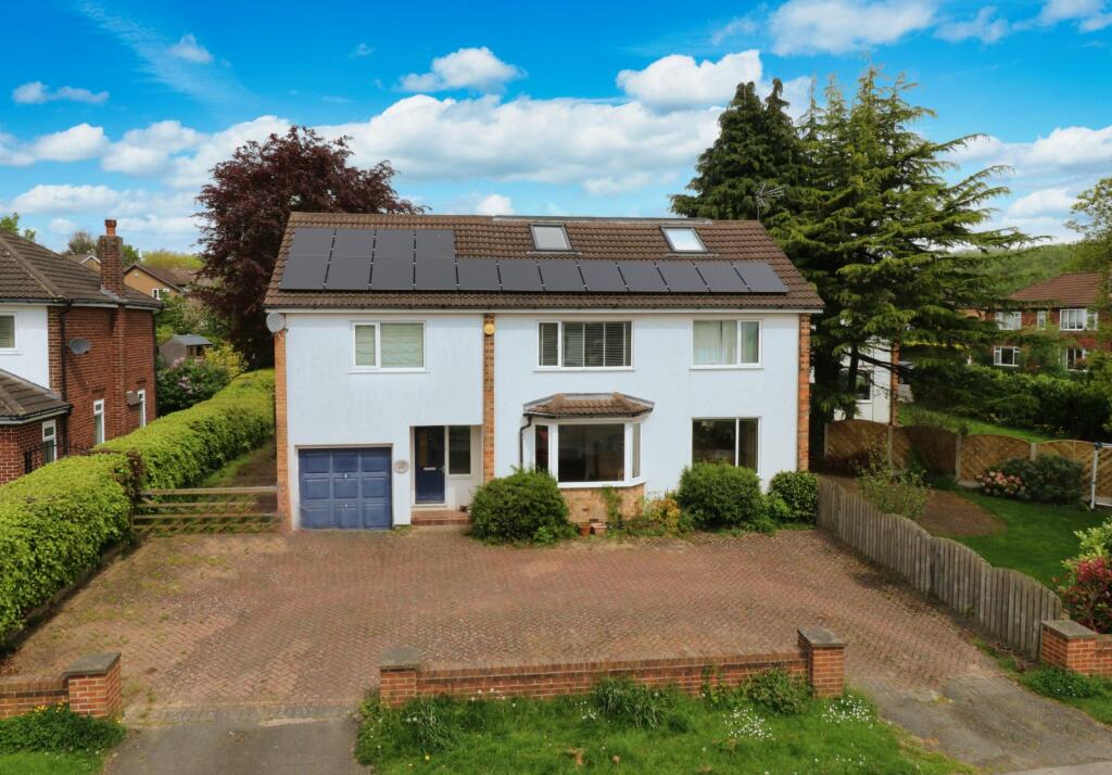 6 bedroom detached house for sale in West End Rise, Horsforth, Leeds