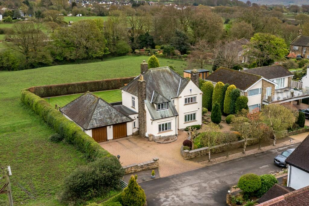 4 bedroom detached house for sale in Billing Drive, Rawdon, Leeds, West Yorkshire, LS19