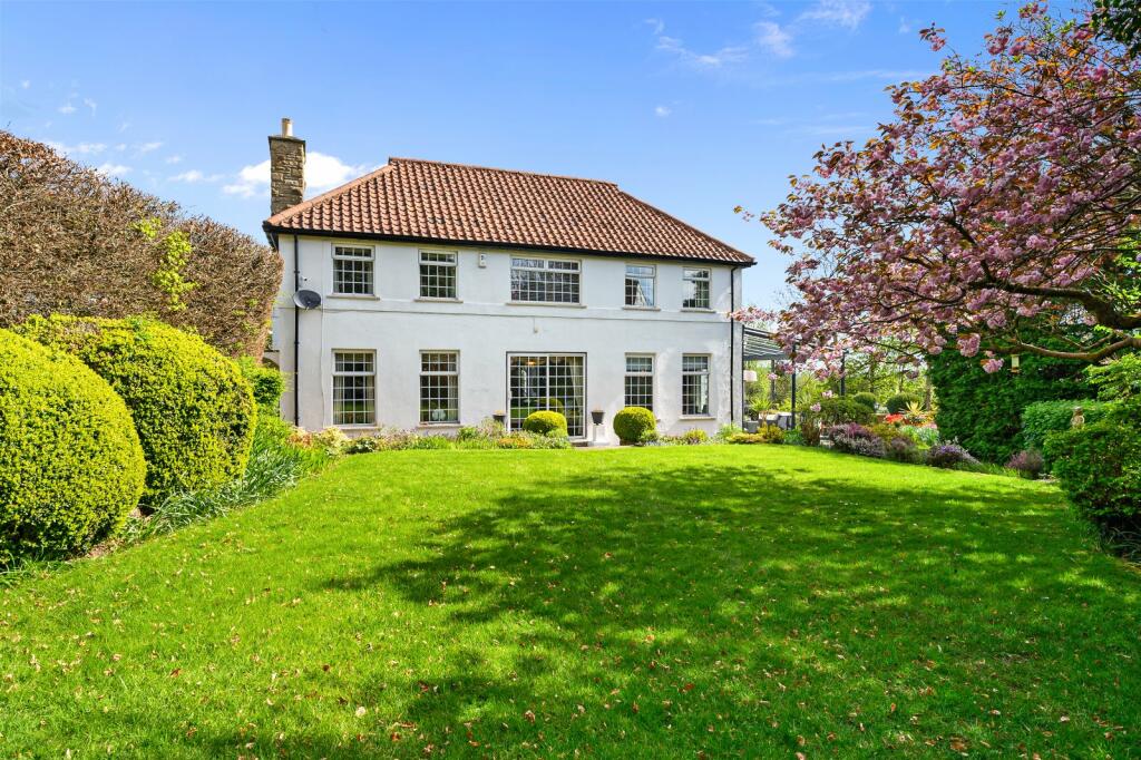 4 bedroom detached house for sale in Thorpe Lane, Guiseley, Leeds, West Yorkshire, LS20