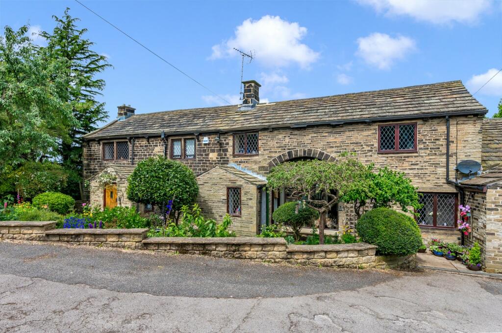 6 bedroom property for sale in High Busy Lane, Idle, West Yorkshire, BD10