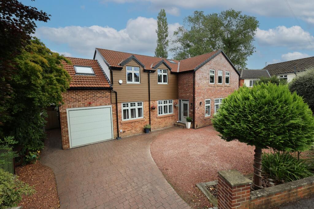 Main image of property: Foxholes Crescent, Calverley, Pudsey, West Yorkshire, LS28