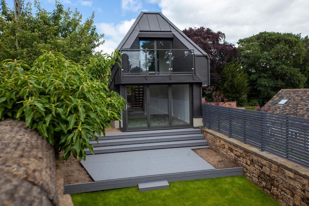 3 bedroom detached house for sale in Park Ghyll Lodge, Old Hollings