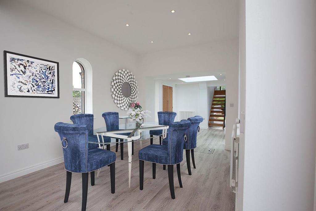 3 bedroom detached house for sale in Park Ghyll Lodge, Old Hollings