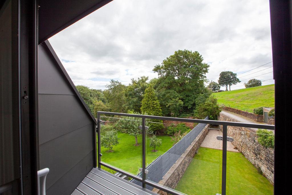 3 bedroom detached house for sale in Park Ghyll Lodge, Old Hollings