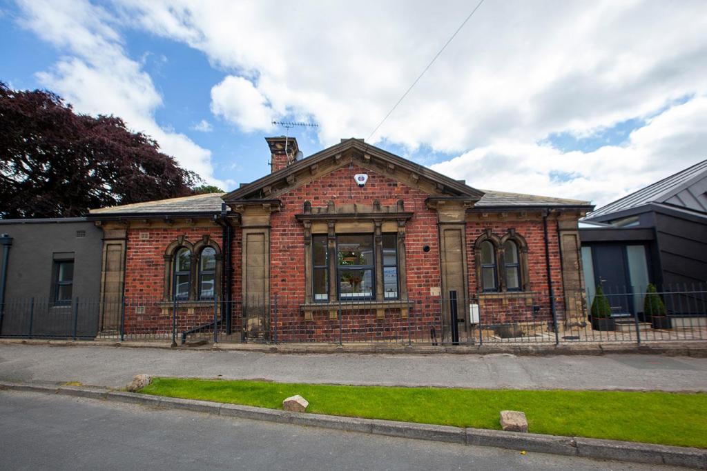 3 bedroom detached house for sale in Park Ghyll Lodge, Old Hollings