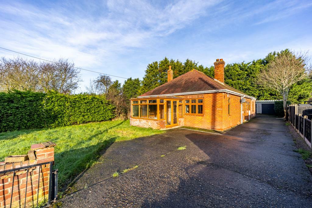 5 bedroom detached bungalow for sale in Old Leake Commonside, PE22