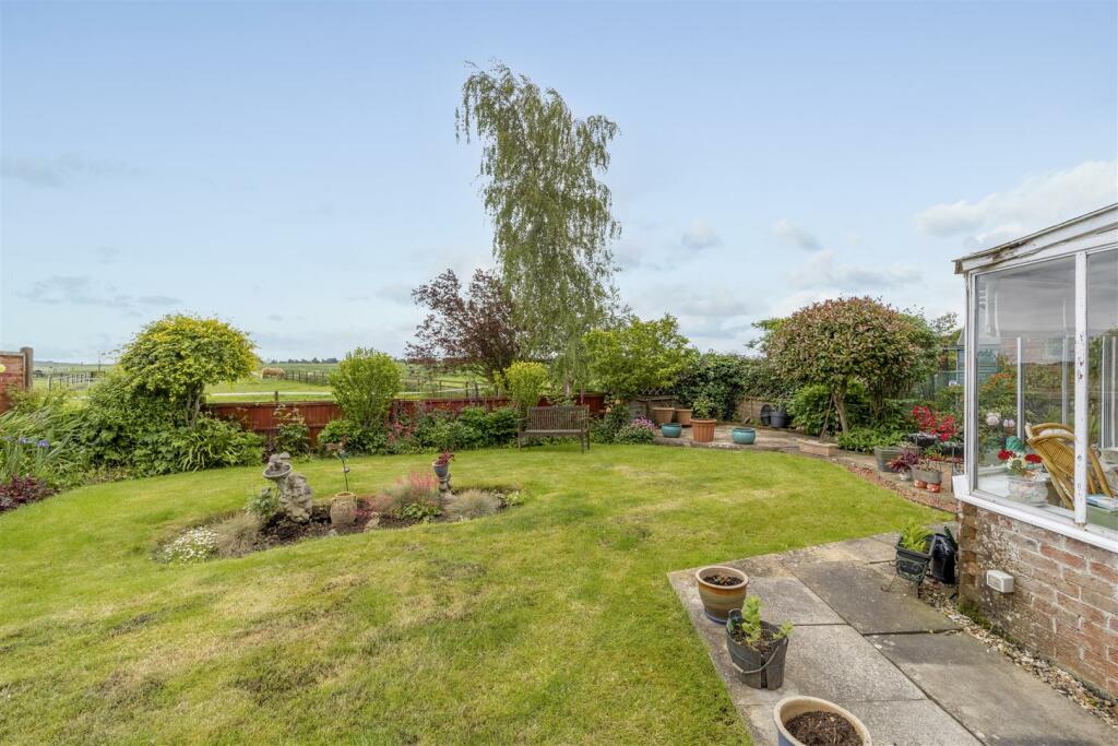 3 bedroom detached bungalow for sale in Spilsby Road, New Leake, Boston