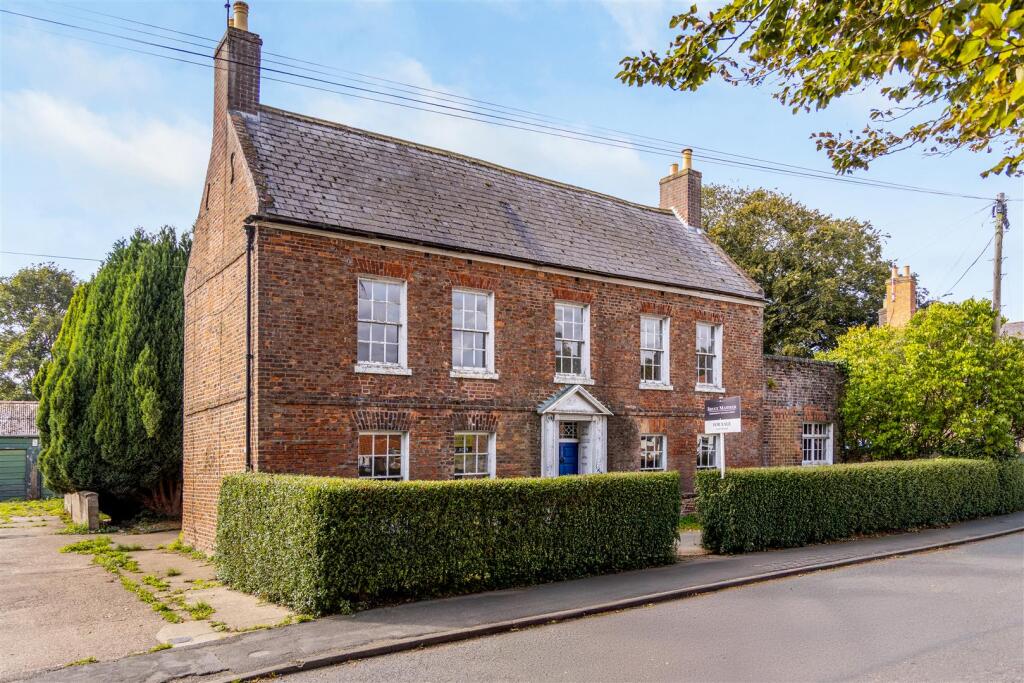 Main image of property: 1 King Street, Kirton, Boston