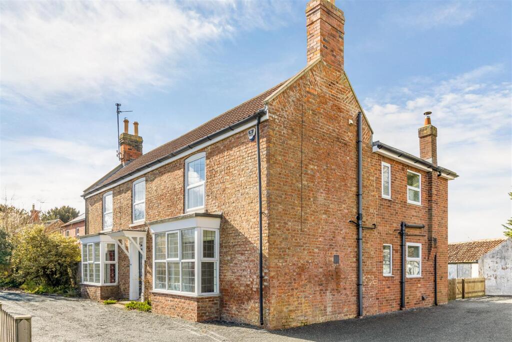 Main image of property: Main Road, Stickney, Boston