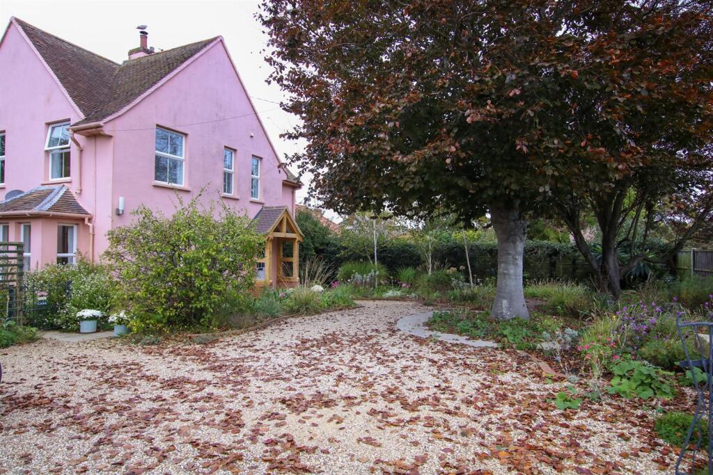 Main image of property: Leiston Road, Aldeburgh