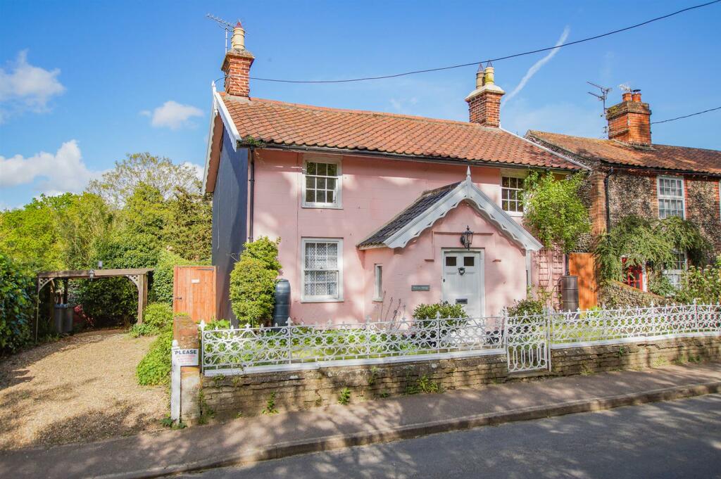 3 bedroom detached house for sale in Wenhaston, Suffolk, IP19