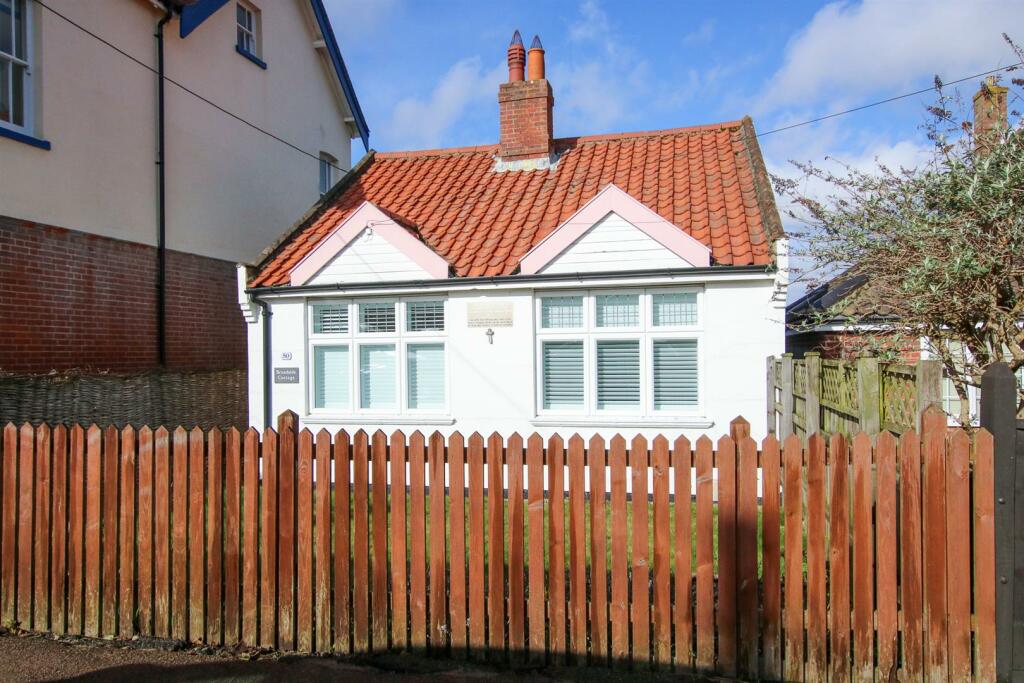 2 bedroom cottage for sale in Southwold, Suffolk, IP18