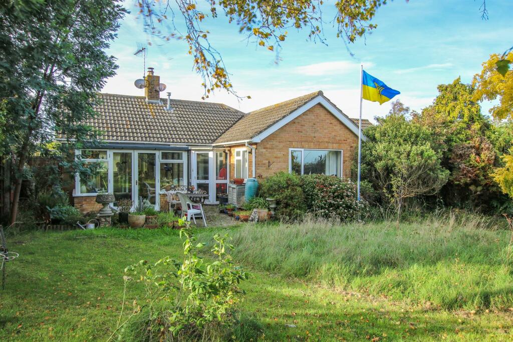 3 bedroom detached bungalow for sale in Reydon, Suffolk, IP18