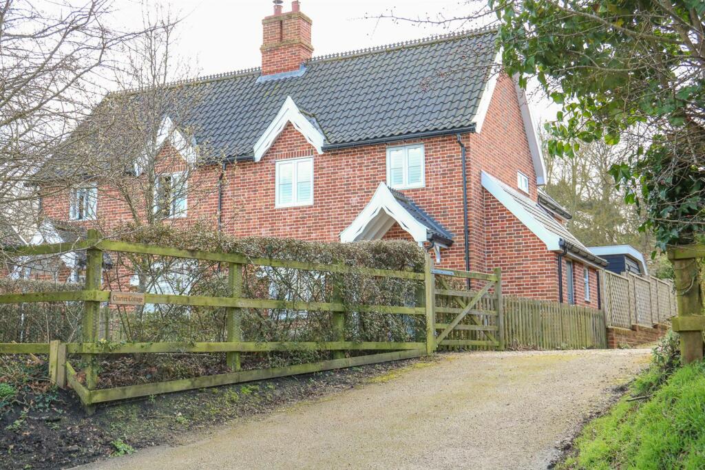 3 bedroom semidetached house for sale in Dunwich, Suffolk, IP17