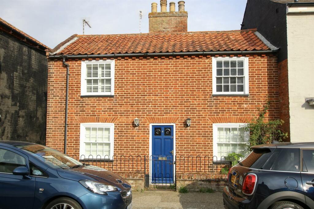 2 bedroom end of terrace house for sale in Southwold, Suffolk, IP18