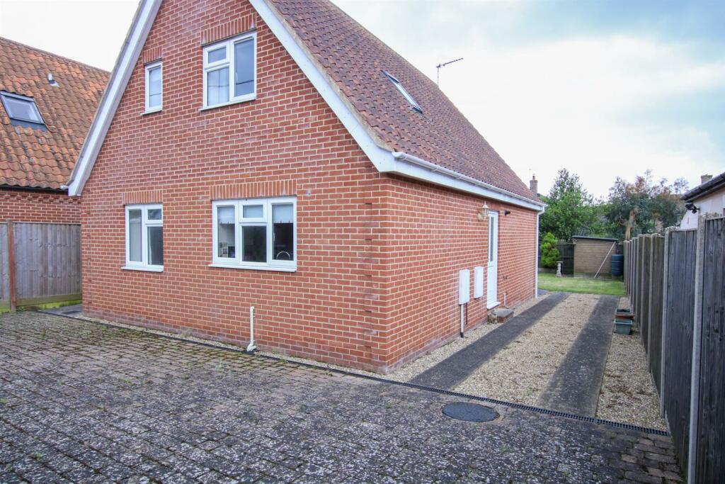 3 bedroom chalet for sale in Reydon, Southwold, IP18