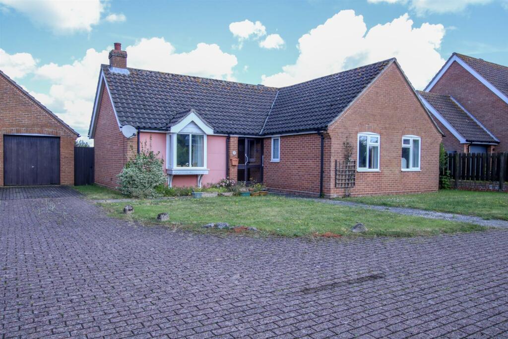 3 bedroom detached bungalow for sale in Westleton, Suffolk, IP17